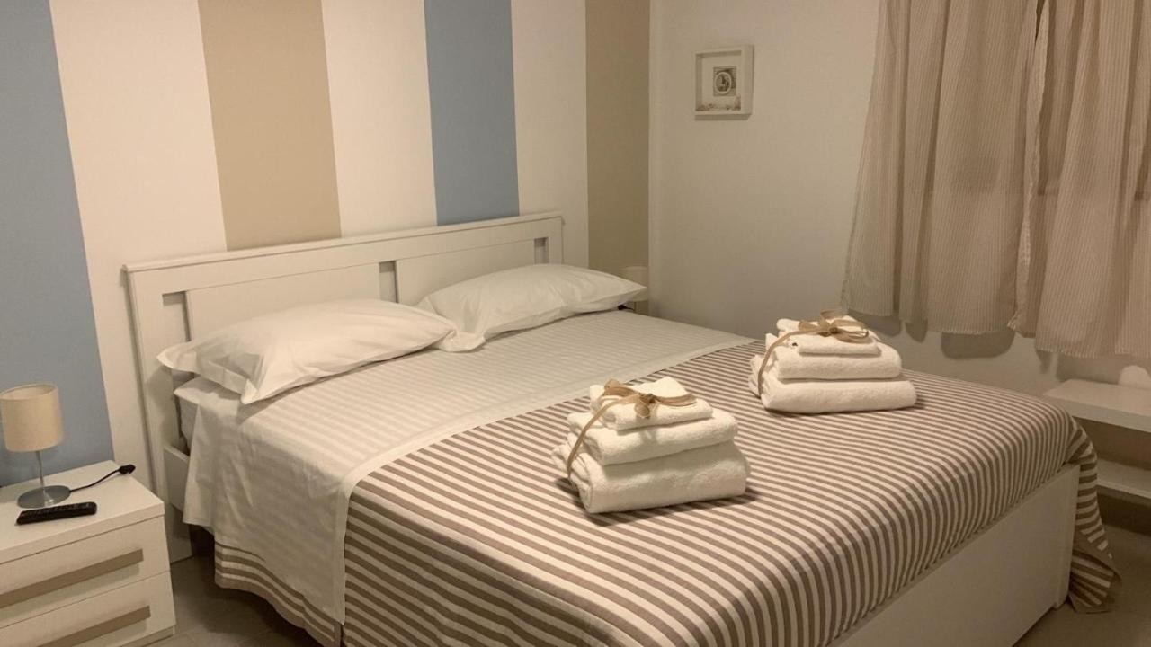 Edoardo E Franca Apartment Minturno Bagian luar foto